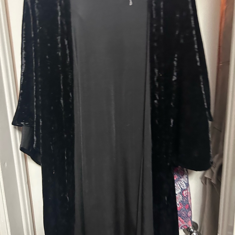 Elegant Black Velvet Women's Kimono